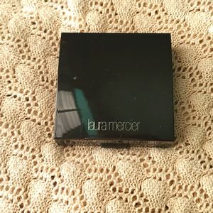 Laura Mercier Matte Radiance Baked Powder Highlight 01